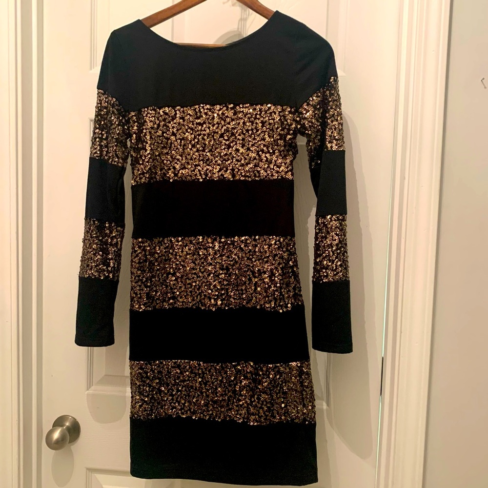 Gianni Bini Elsa Ruby Glitz Sparkly Pencil Cocktail Dress with Gold Sequin